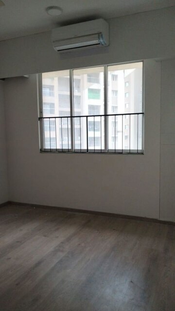 Room in 4 BHK Apartment at Ideal Aquaview, Mahish Bathan – for Rent