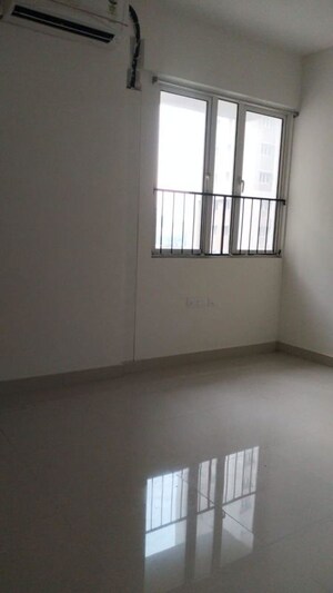 Room in 4 BHK Apartment at Ideal Aquaview, Mahish Bathan – for Rent