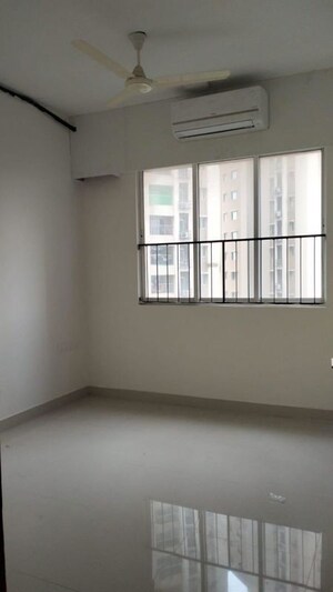 Room in 4 BHK Apartment at Ideal Aquaview, Mahish Bathan – for Rent
