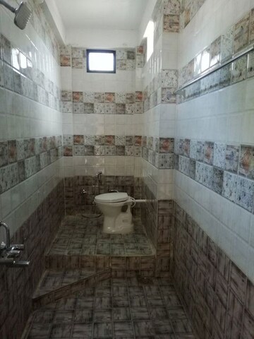 Room in  Pg at Vibhuti Khand – for Rent