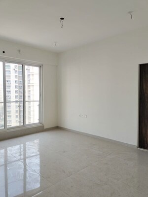 Room in 3 BHK Apartment at Rosa Manhattan, Ghodbunder Road – for Rent