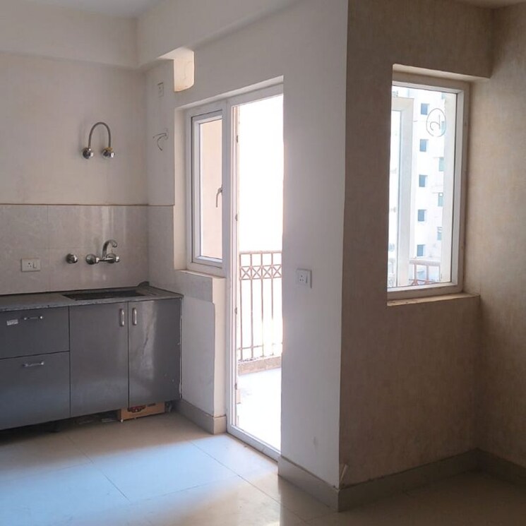 Room, supertech-the-romano 2.5 Bedroom 1260 Sq.Ft. Apartment In Sector 118 Noida 9904861