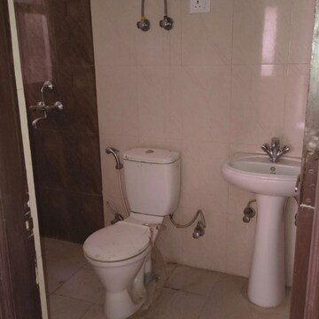 Bathroom in 2.5 BHK Apartment at Supertech The Romano, Sector 118 – for Rent