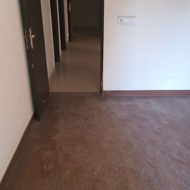 Room, supertech-the-romano 2.5 Bedroom 1260 Sq.Ft. Apartment In Sector 118 Noida 9904861