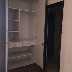 Room in 2.5 BHK Apartment at Supertech The Romano, Sector 118 – for Rent