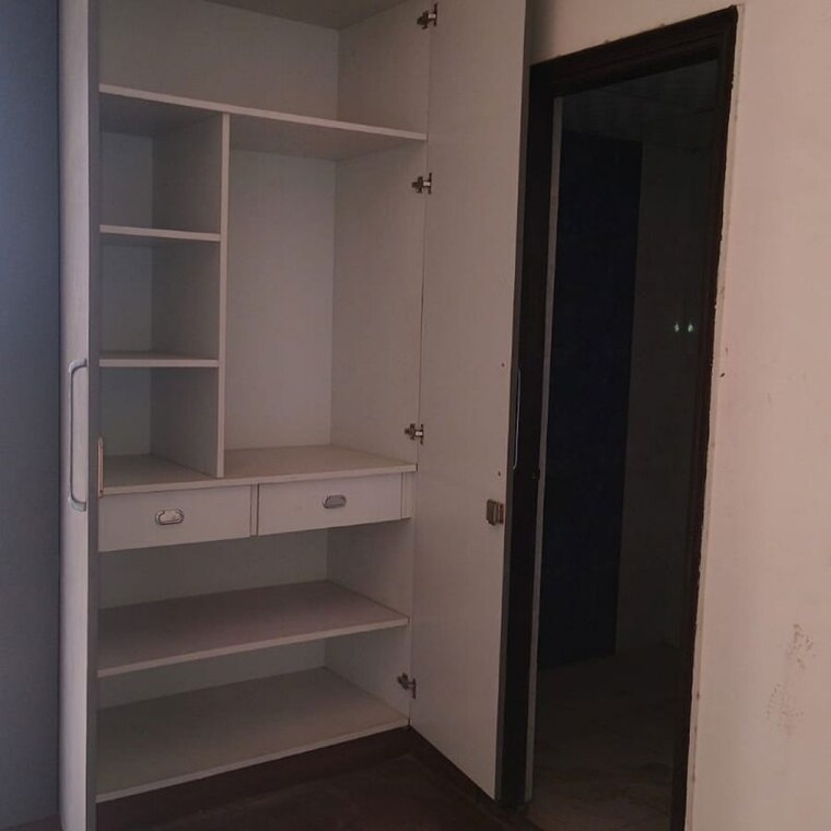 Room, supertech-the-romano 2.5 Bedroom 1260 Sq.Ft. Apartment In Sector 118 Noida 9904861