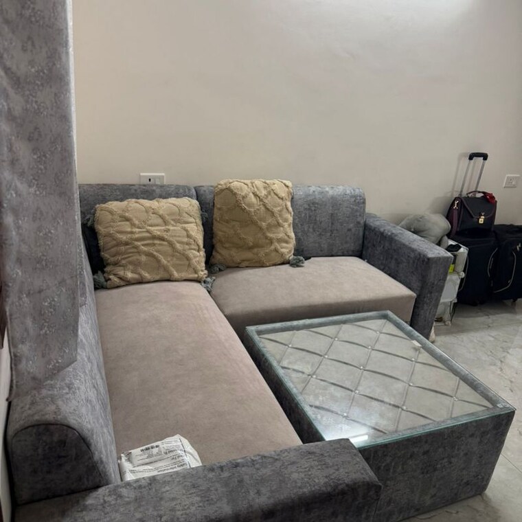 Living Room, rwa-residential-society 1 Bedroom 200 Sq.Yd. Builder Floor In Mohyal Colony Gurgaon 9904868