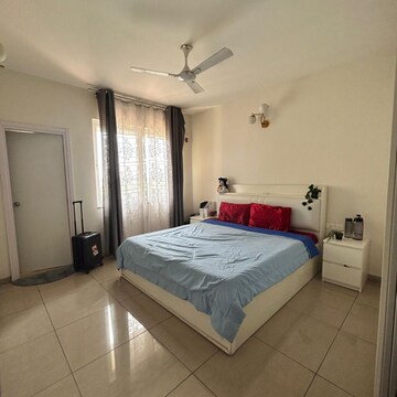 2 BHK Apartment For Rent in Prestige Royale Gardens, Avalahalli