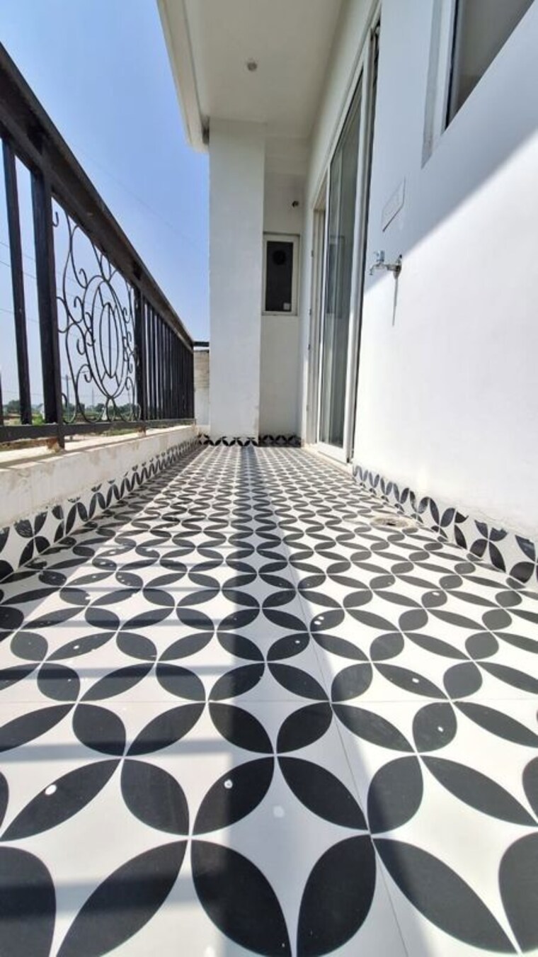 Balcony, dyalpur 3 Bedroom 2200 Sq.Ft. Apartment In Dyalpur Zirakpur 9904963