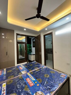 Bedroom in 2.5 BHK Apartment at Chattarpur – for Rent