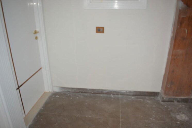 Room, vasundhara sector 3 4 Bedroom 240 Sq.Yd. Builder Floor In Vasundhara Sector 3 Ghaziabad 9888510