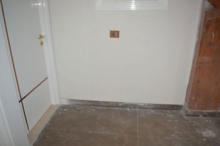 Room, vasundhara sector 3 4 Bedroom 240 Sq.Yd. Builder Floor In Vasundhara Sector 3 Ghaziabad 9888510