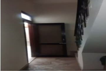 Furnished Amenities in 3 BHK Builder Floor at Vasant Enclave – for Rent