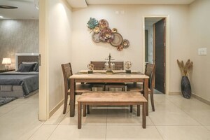 Bedroom in 4 BHK Builder Floor at Sector 16 – for Sale