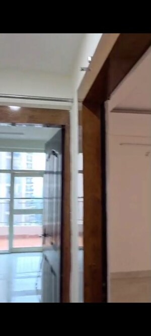 Furnished Amenities in 3.5 BHK Apartment at Sector 16c Greater Noida – for Rent