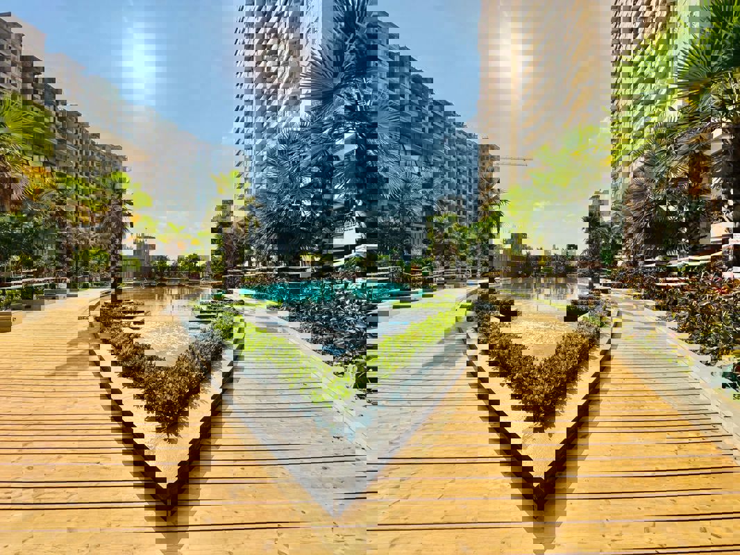 3.5 BHK + Extra Room Apartment For Sale in The Center Court