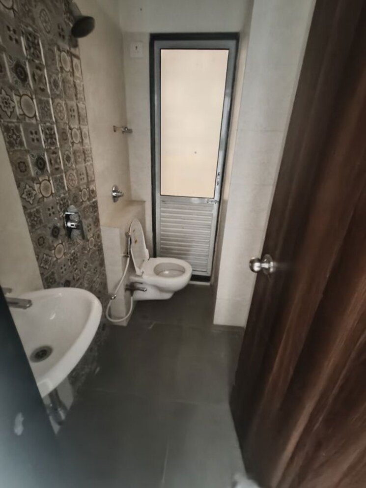 Attached Bathroom, charai 2 Bedroom 560 Sq.Ft. Apartment In Charai Thane 9905136