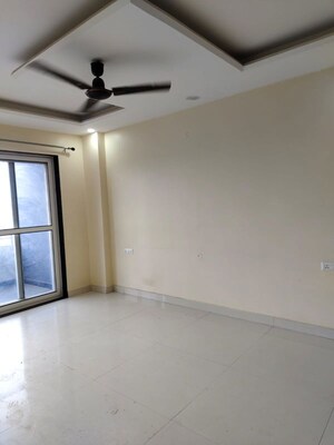 Room in 3 BHK Builder Floor at Sector 57 – for Rent