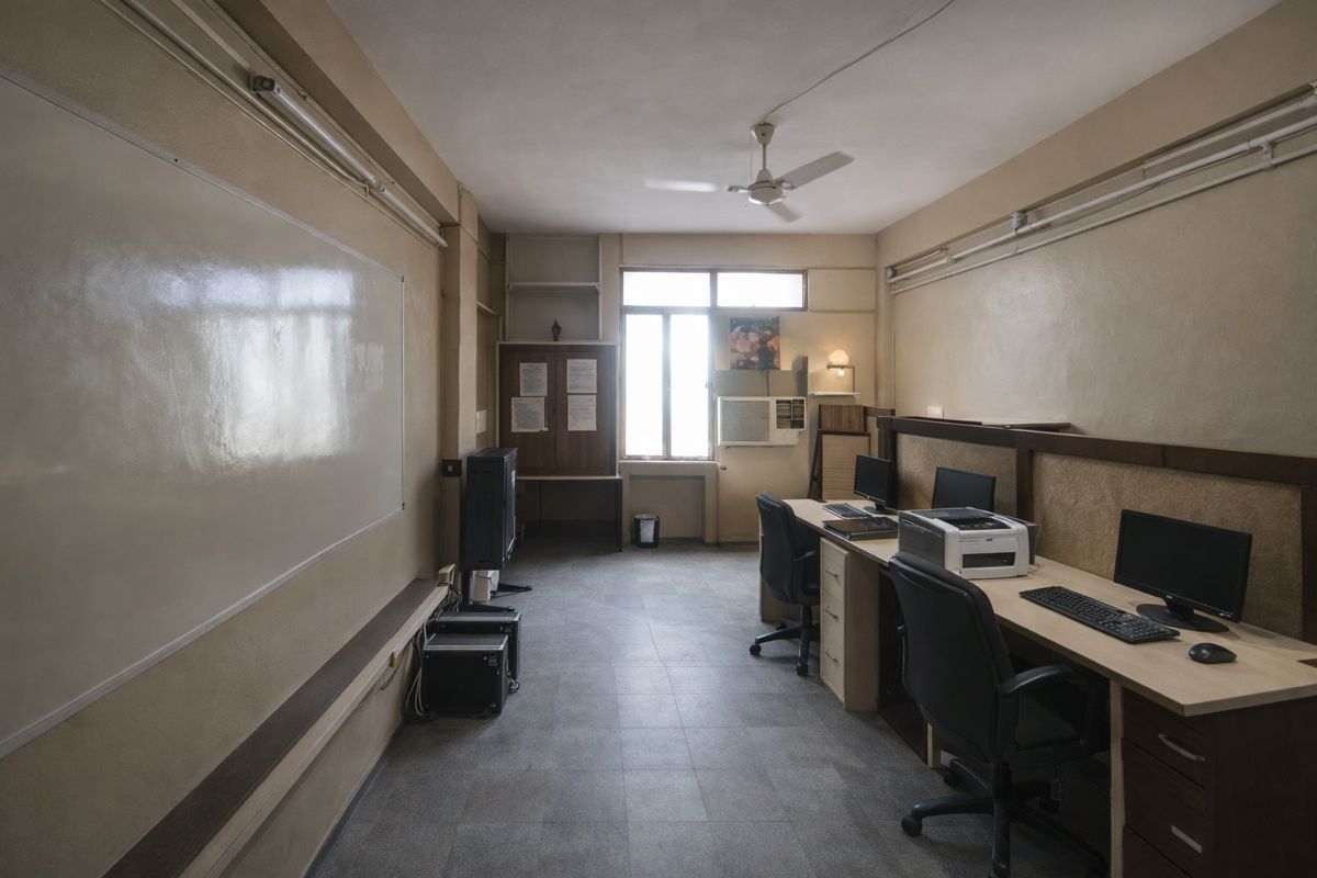 Office Space For Rent in Karol Bagh