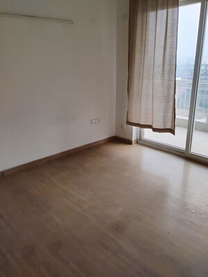 Room in 3 BHK Apartment at Emaar Palm Gardens, Sector 83 – for Sale