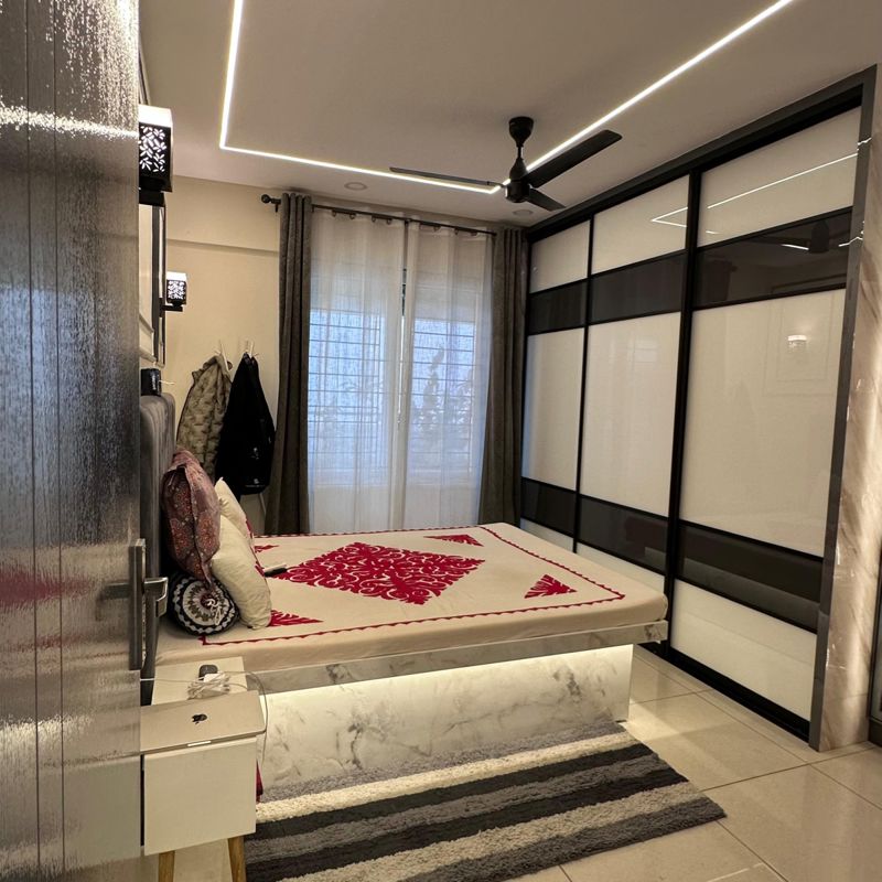 2 BHK + Pooja Room Apartment For Rent in Thanisandra