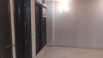 Room in 3 BHK Apartment at Greater Kailash ii – for Rent