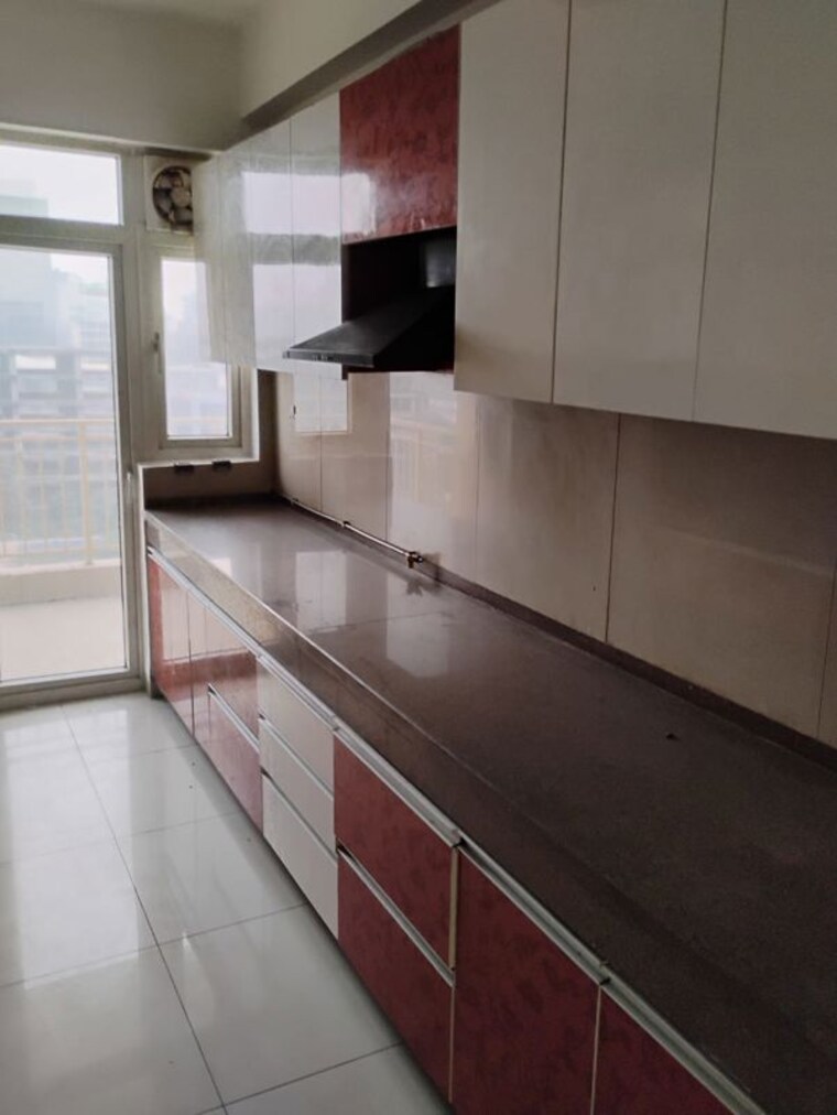 Kitchen, emaar-palm-gardens 3 Bedroom 1850 Sq.Ft. Apartment In Sector 83 Gurgaon 9905211