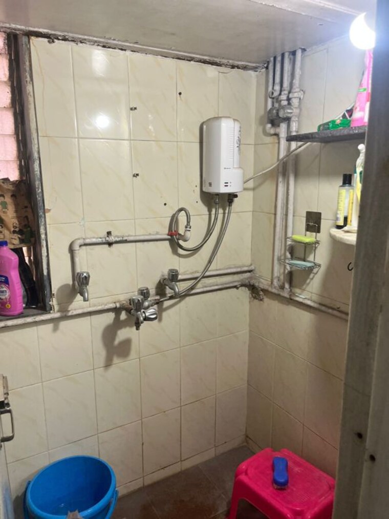 Bathroom, gokuldham-complex 1 Bedroom 450 Sq.Ft. Apartment In Goregaon East Mumbai 9905255