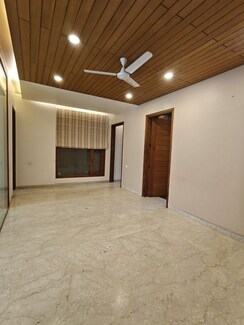 3 BHK + Servant Room Apartment For Sale in Pioneer Park Araya