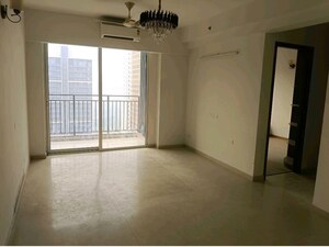 Room in 2 BHK Apartment at Godrej Woods, Sector 43 – for Rent