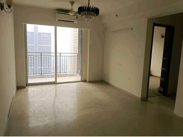 Room in 2 BHK Apartment at Godrej Woods, Sector 43 – for Rent