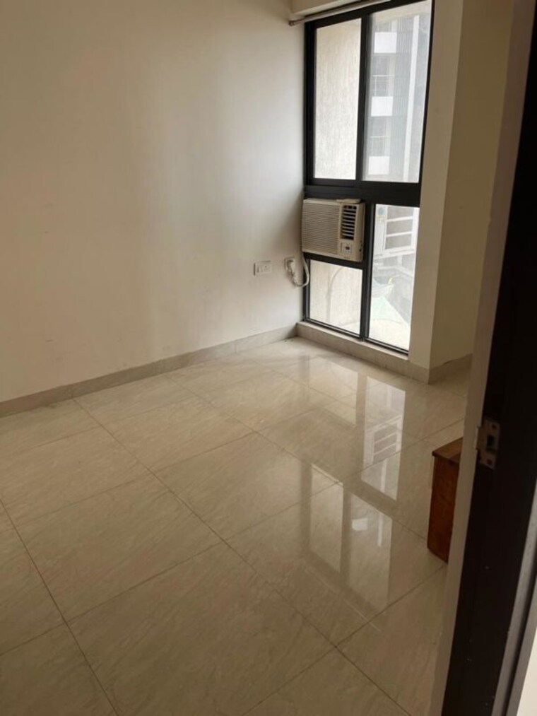 Room, lodha-crown-quality-homes 2 Bedroom 502 Sq.Ft. Apartment In Majiwada Thane 9905298