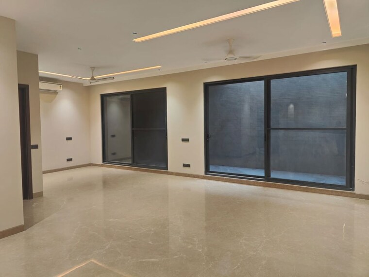 Room, dlf-the-belaire 4 Bedroom 3065 Sq.Ft. Apartment In Sector 54 Gurgaon 9905345