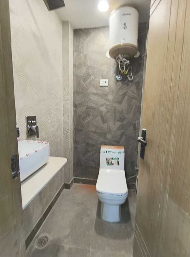 Bathroom, govindpuri 2 Bedroom 540 Sq.Ft. Builder Floor In Govindpuri Delhi 9905362