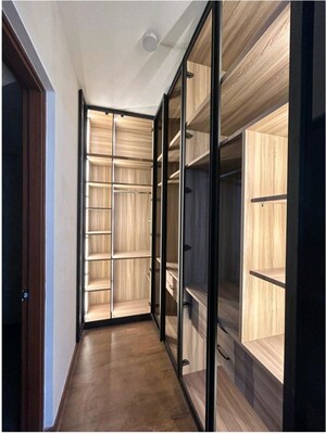 Building Lobby in 3 BHK Builder Floor at Tulip Mall, Sector 46 – for Rent