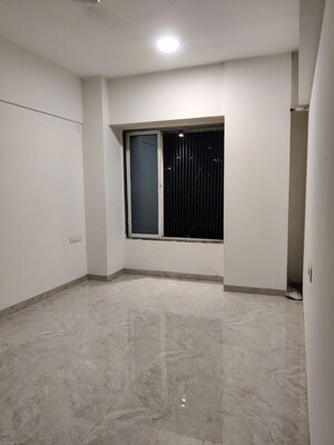 Room in 1.5 BHK Apartment at Nirban Bismillah Castle, Nagpada – for Rent
