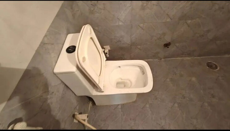 Bathroom, tulip-mall 3 Bedroom 200 Sq.Mt. Builder Floor In Sector 46 Noida 9905405