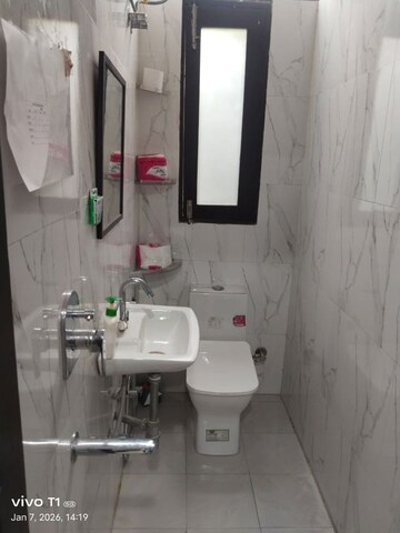 Bathroom in 2 BHK Apartment at Sarvapriya Vihar – for Rent