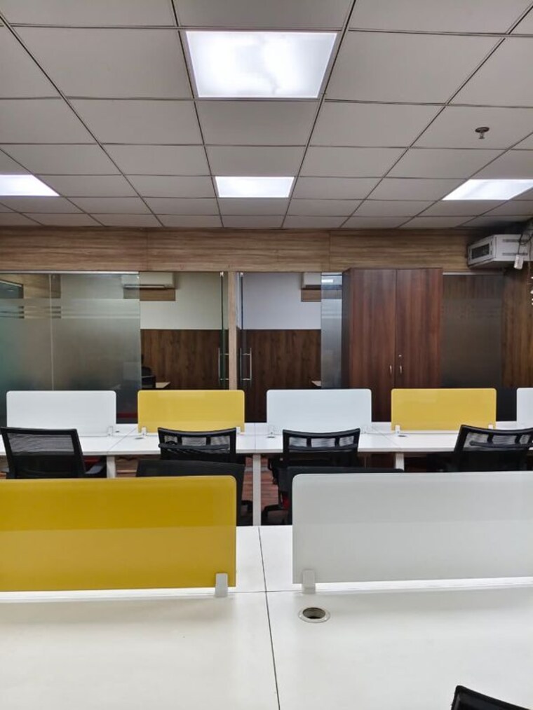 Team Area, sector 63 Commercial Office Space 900 Sq.Ft. In Sector 63 Noida 9905339