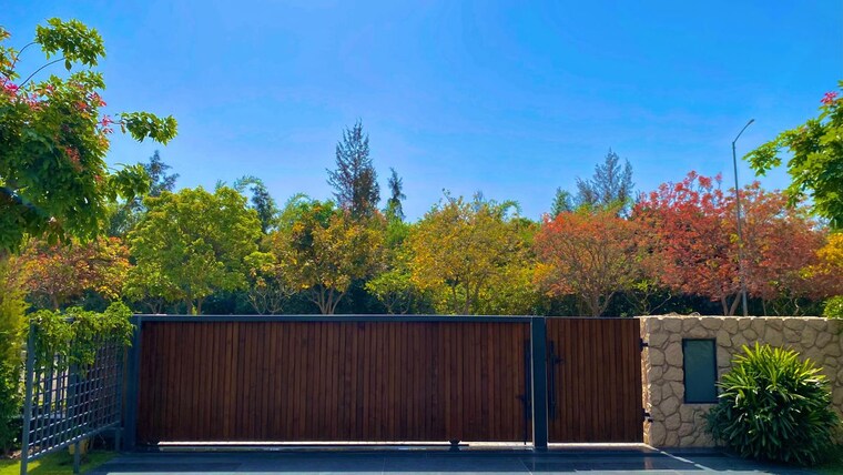 Garden, sas nagar 6 Bedroom 1000 Sq.Yd. Villa In Sas Nagar Mohali 9902496