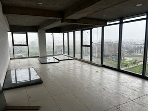  Office Space For Rent in Sola