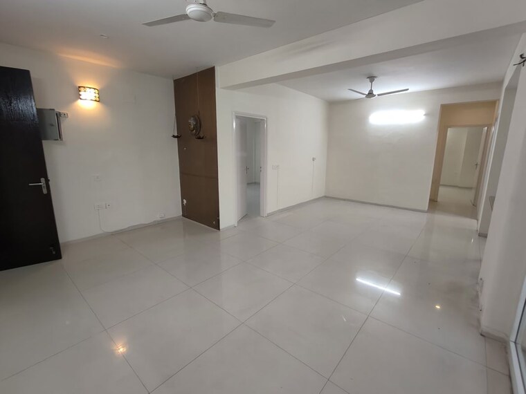 Room, tulip-violet 3 Bedroom 1578 Sq.Ft. Apartment In Sector 69 Gurgaon 9905505
