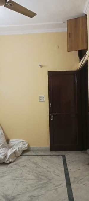 Furnished Amenities in 1 BHK Builder Floor at Panchsheel Vihar – for Rent