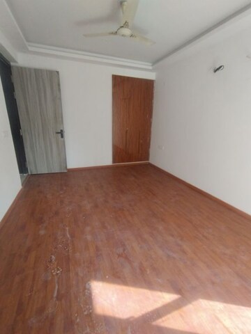 Room in 3 BHK Apartment at Nirala Aspire, Sector 16 Greater Noida – for Rent