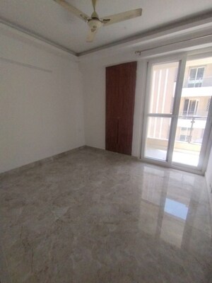 Room in 3 BHK Apartment at Nirala Aspire, Sector 16 Greater Noida – for Rent