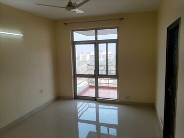 Room in 2 BHK Apartment at Piyush Heights, Sector 89 – for Rent