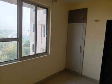 Room in 2 BHK Apartment at Piyush Heights, Sector 89 – for Rent