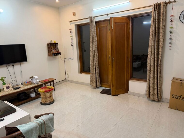 Living Room, sector 21 2 Bedroom 800 Sq.Ft. Apartment In Sector 21 Gurgaon 9905528