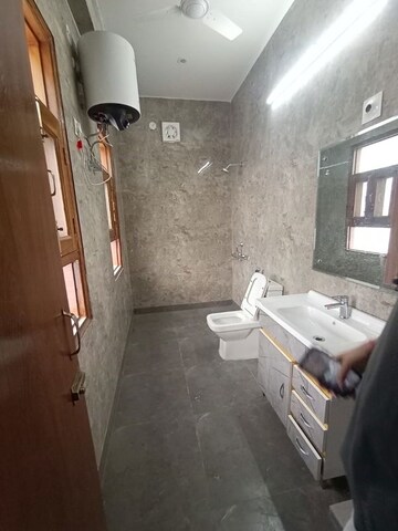 Bathroom in 2 BHK Apartment at Sector 21 – for Rent