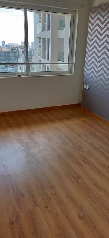 Room in 2 BHK Apartment at Lodha Fiorenza, Goregaon East – for Sale